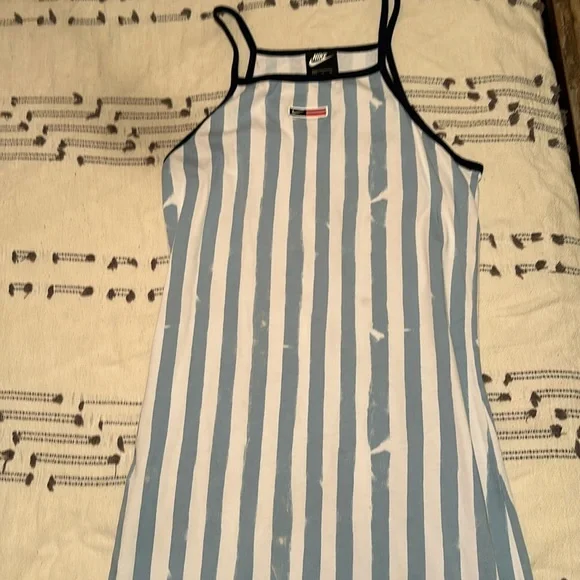 Used - Picture 1 of 2